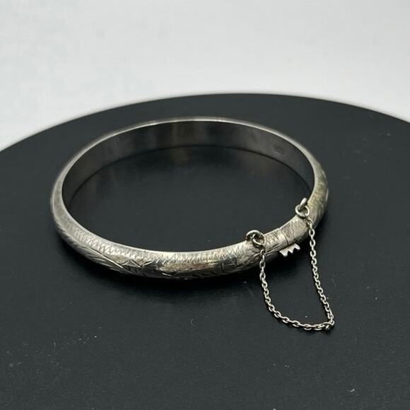 Vintage Sterling Silver Etched Engraved Thin Hinged Safety Chain Bangle Bracelet - Picture 1 of 10